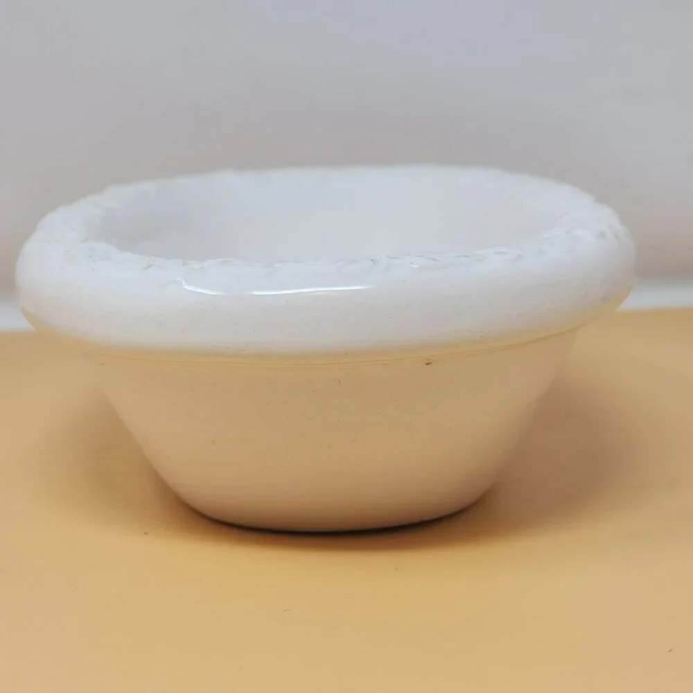 Set Of 2 White Ceramic Floral Soap‎ Dishes With Embossed Design Bathroom Decor